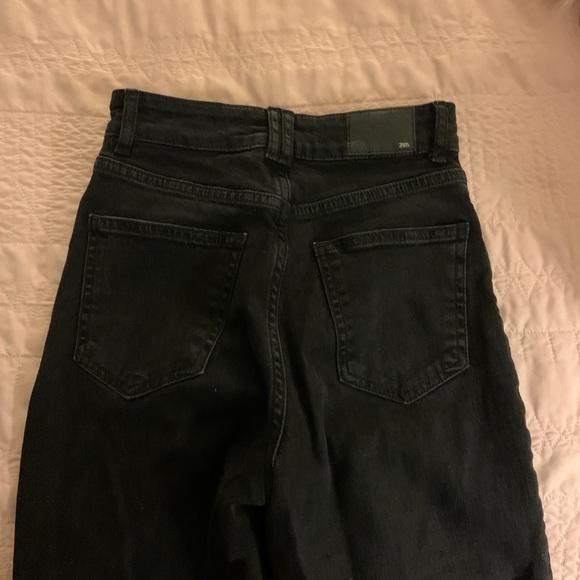 super cute zara high rise straight leg jeans !💘 - Picture 2 of 3